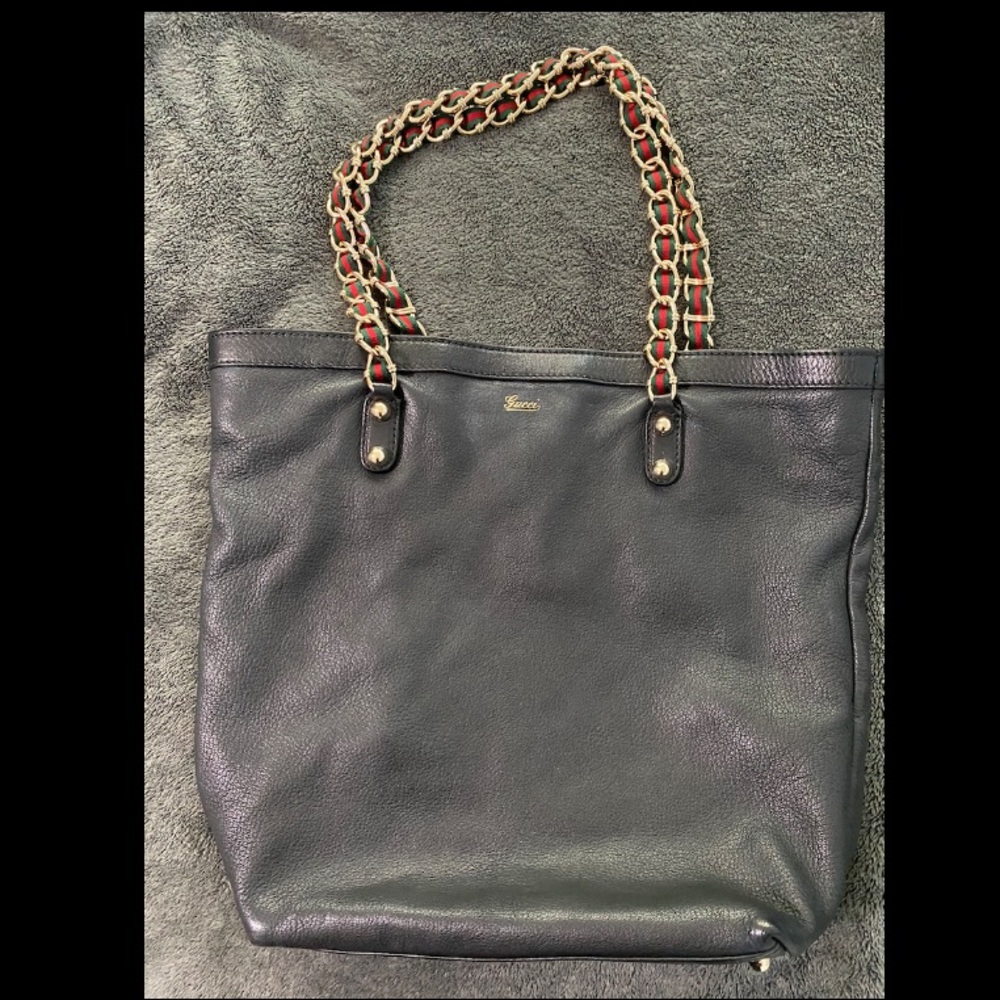 AUTHENTIC GUCCI SHOULDER BAG
